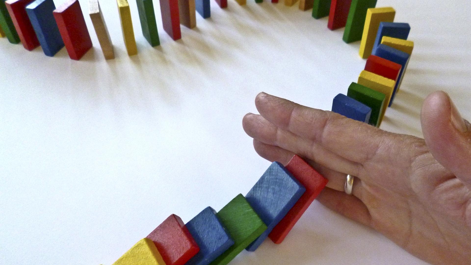 domino_effect_corona_groenlinks_enschede.jpg